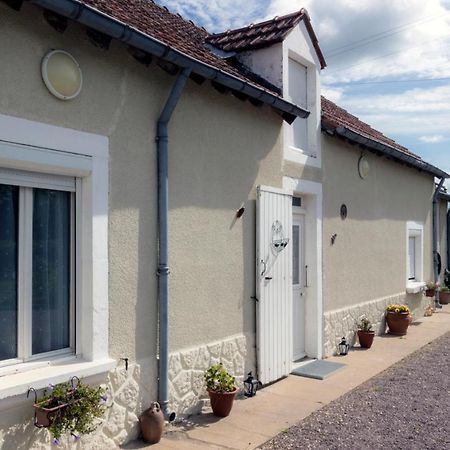 Le Pre De Luceau Bed & Breakfast Blet Bagian luar foto