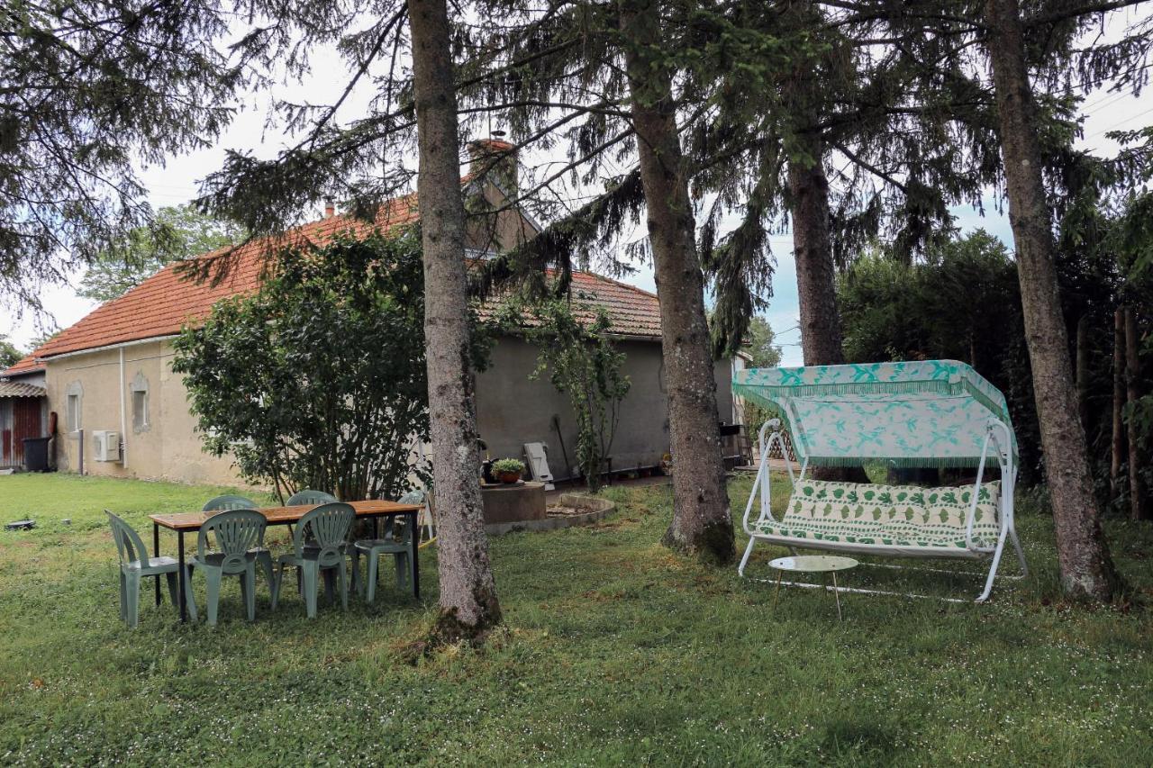 Le Pre De Luceau Bed & Breakfast Blet Bagian luar foto