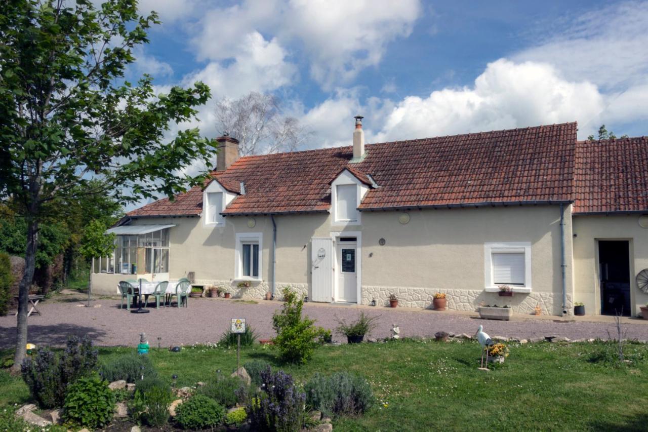 Le Pre De Luceau Bed & Breakfast Blet Bagian luar foto