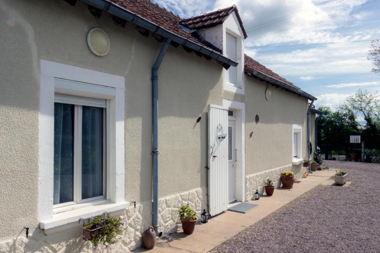 Le Pre De Luceau Bed & Breakfast Blet Bagian luar foto