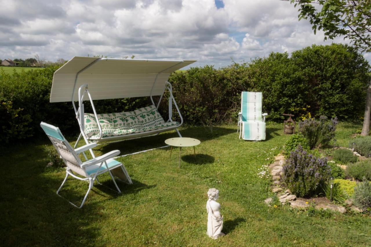 Le Pre De Luceau Bed & Breakfast Blet Bagian luar foto